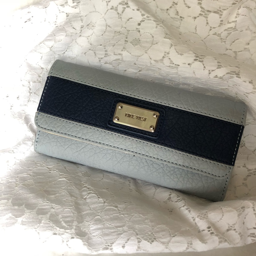 NWOT Nine West Powder Blue & Navy Wallet